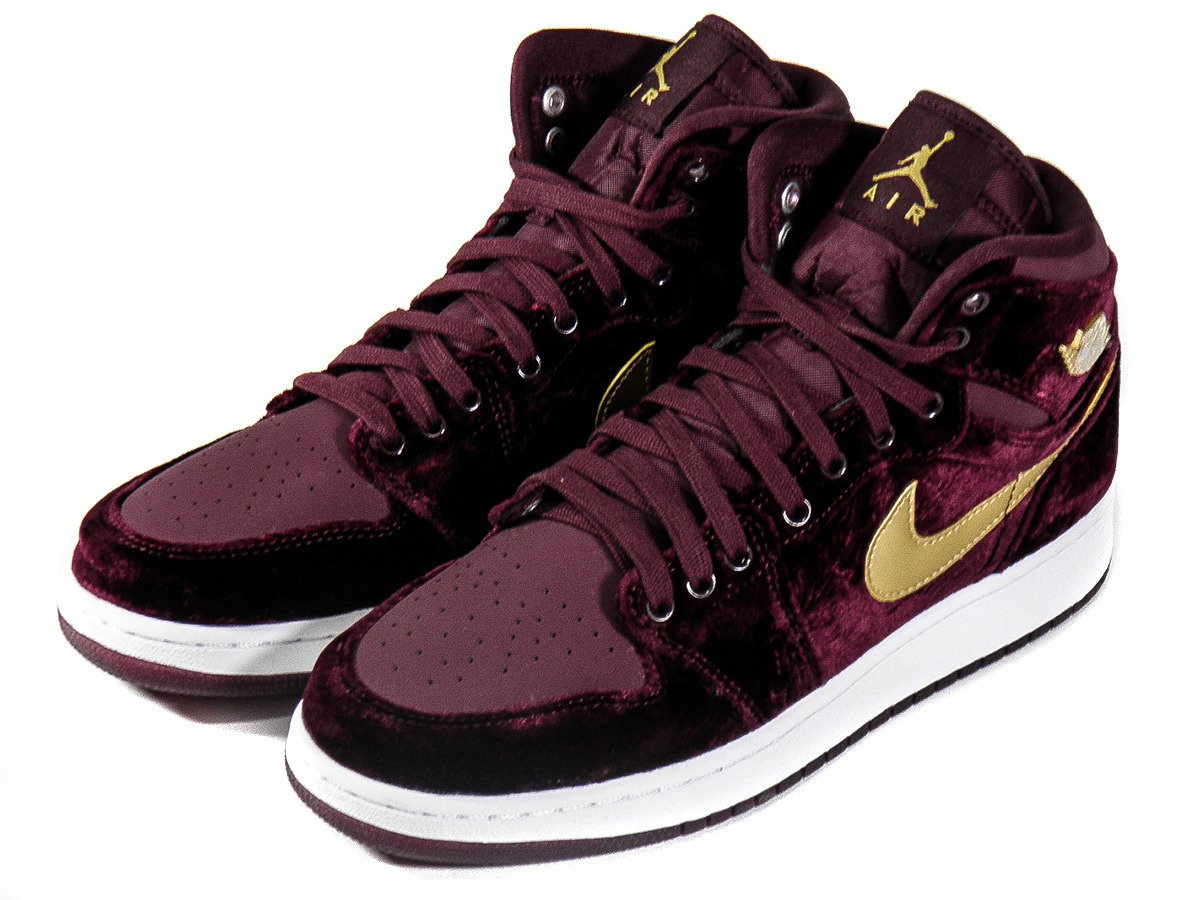 nike air jordan 1 velvet