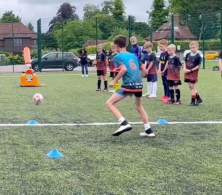 BALL LAUNCHER TRAINER BOOSTER WITH FEEDER